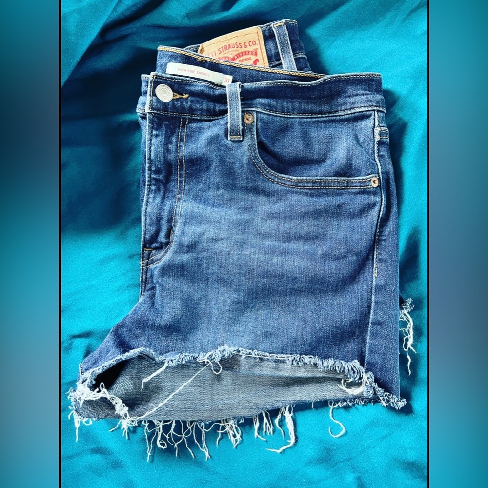 501 Levi’s High-rise Cutoff Shorts